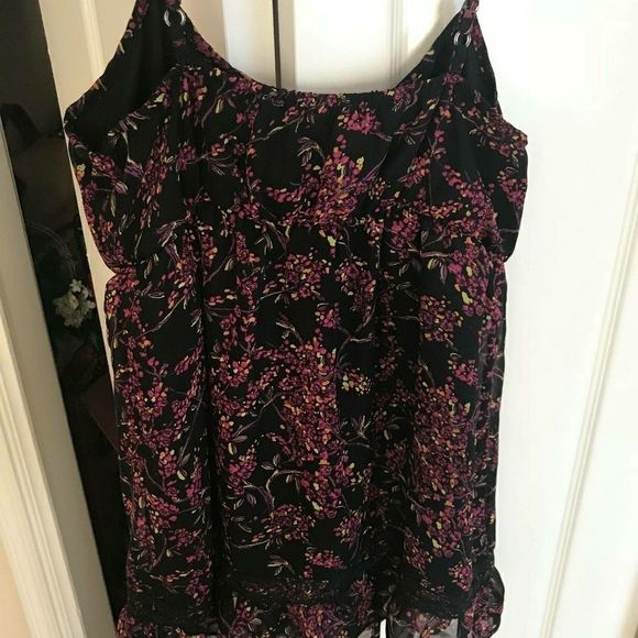 Women Top - Picture 2 of 5